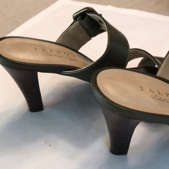 Never worn Talbots 7.5 Slide Sandal - Picture 4 of 6